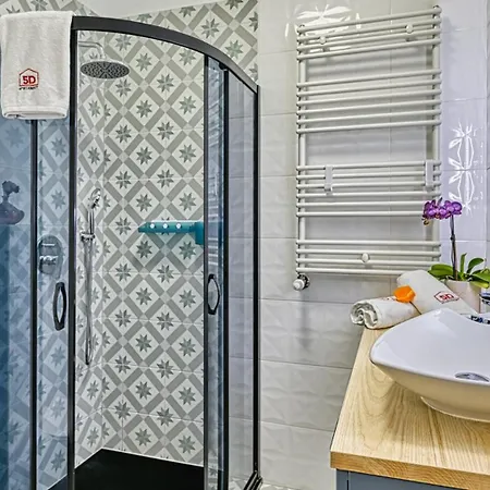 Daire Podrozniczy Z Prywatna Sauna Blisko Elementsa - 5d